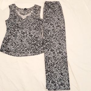 Tahari pajama set| M